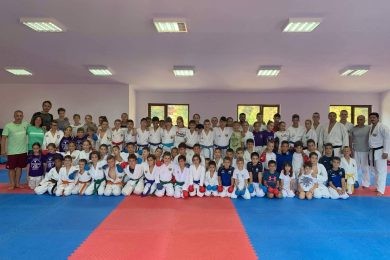 Оферта едно